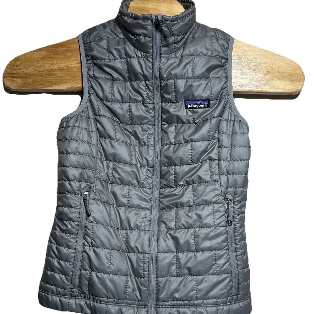 Patagonia Women's Nano Puff Vest in Silver Size‎ XS EMBROIDERED BACK